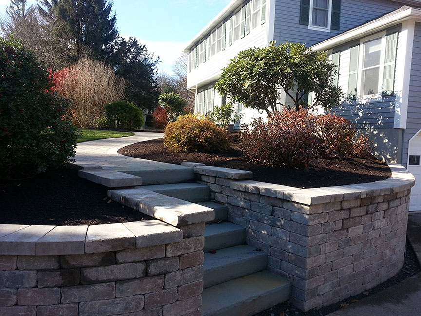 Inviting stairs to the walkway